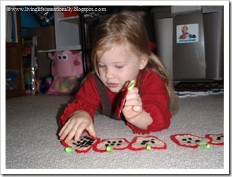 Putting Felt Apples in Order Putting Felt Apples in Order