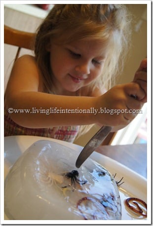 Preschoolers Exploring Science of Ice and Insects Preschoolers Exploring Science of Ice and Insects