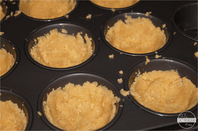 press-cracker-crumb-crust-for-mac-and-cheese-recipe-in-muffin-tin press-cracker-crumb-crust-for-mac-and-cheese-recipe-in-muffin-tin