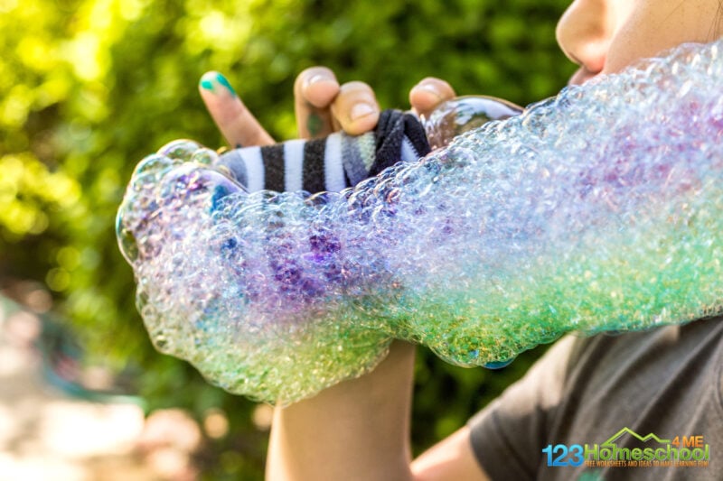 Rainbow bubble snakes