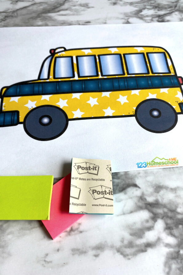 🚍 FREE Back To School, CVC Word Mat Activity with Post Its