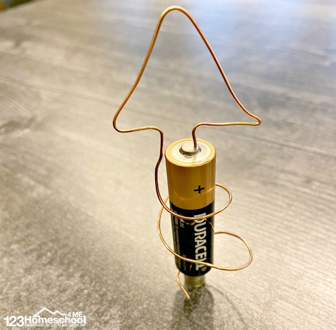 Spinning Tree Using Battery 🎄 Spinning Christmas Tree Science Experiments