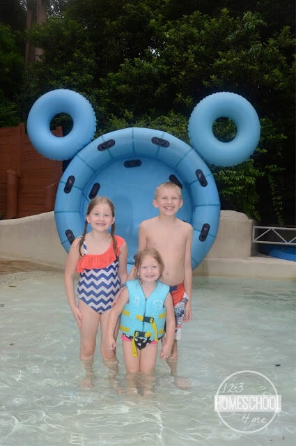 Keep your Kids SAFE at Disney World Keep your Kids SAFE at Disney World