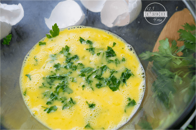 add parsley, pepper, and nutmeg to eggs add parsley, pepper, and nutmeg to eggs