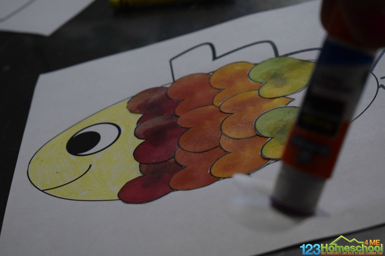 💘 Free Printable Heart Fish Valentines Crafts for Preschoolers (Free Printable!)