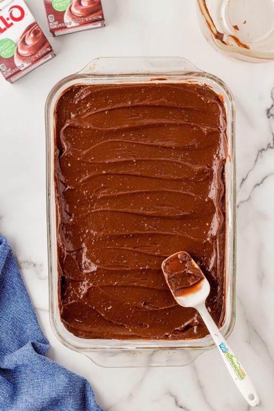 spread chocolate pudding layer spread chocolate pudding layer