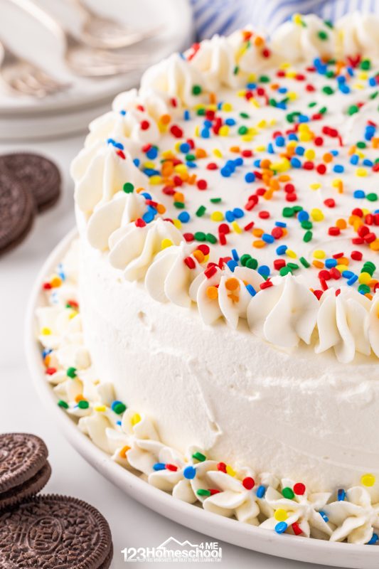 Cookies n cream ice cream cake Give your cake that classic DQ style by piping decorations along the edges and adding a generous sprinkle of colorful round sprinkles for a fun finishing touch!
