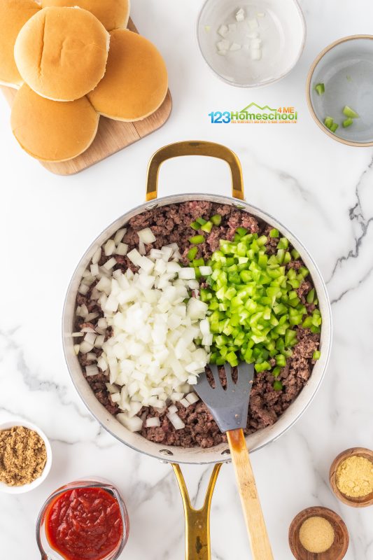 saute onion and peppers Sauté 1-2 cups of chopped sweet onion along with 1 cup of chopped green pepper. Cook until the meat is browned and the veggies are nice and tender.